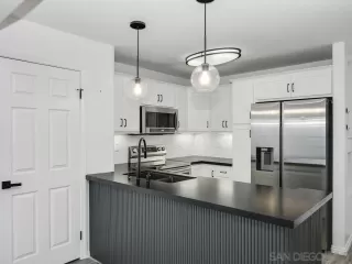 Photo #1: 240021530 Listing