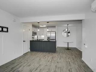 Photo #3: 240021530 Listing