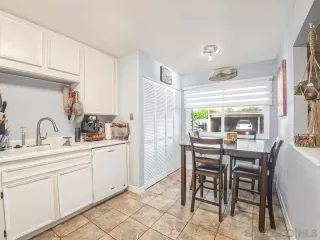 Photo #3: 240021585 Listing