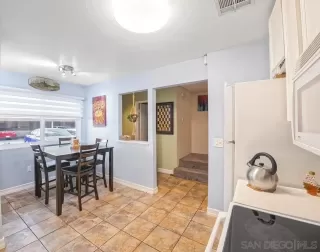 Photo #4: 240021585 Listing