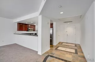 Photo #1: 240021623 Listing