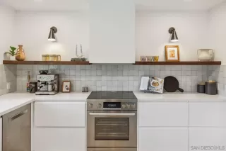 Photo #5: 240021660 Listing