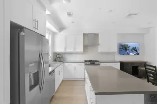 Photo #3: 240021677 Listing 