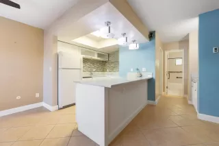 Photo #4: 240021723 Listing