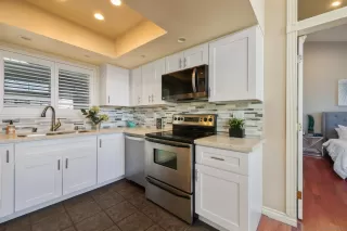 Photo #3: 240021730 Listing