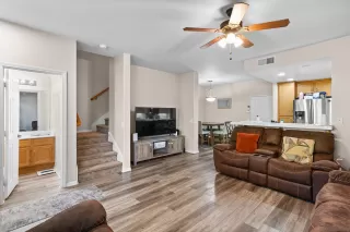 Photo #1: 240021742 Listing