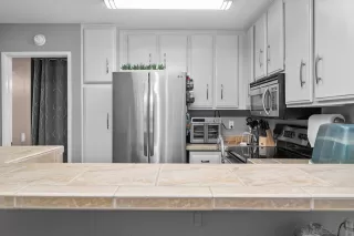 Photo #3: 240021767 Listing