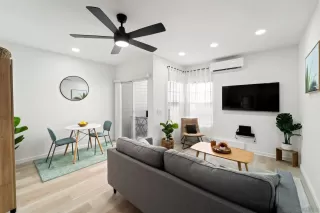 Photo #1: 240021769 Listing