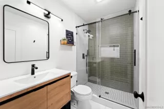 Photo #5: 240021769 Listing