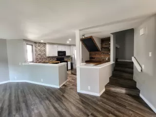 Photo #2: 240021850 Listing 