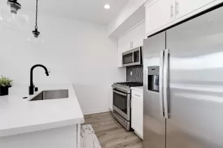 Photo #3: 240021867 Listing