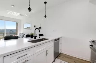 Photo #4: 240021867 Listing