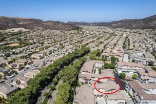 Photo #3: 240021877 Listing