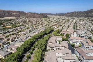 Photo #4: 240021877 Listing