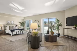 Photo #5: 240021880 Listing