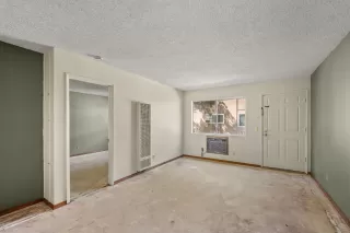 Photo #4: 240021904 Listing