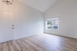 Photo #3: 240021974 Listing