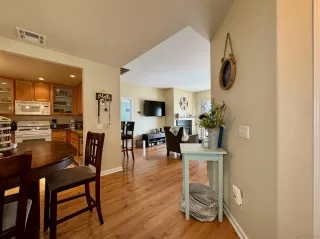 Photo #2: 240022016 Listing