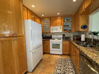 Photo #5: 240022016 Listing