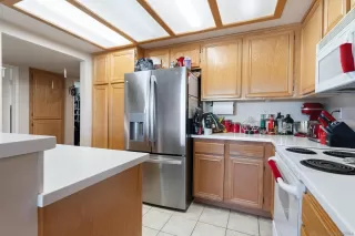 Photo #3: 240022167 Listing