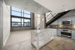 Photo #1: 240022257 Listing 