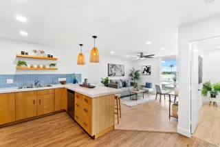 Photo #2: 240022259 Listing