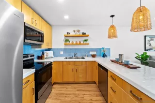 Photo #6: 240022259 Listing