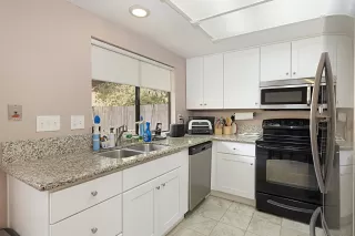 Photo #6: 240022336 Listing