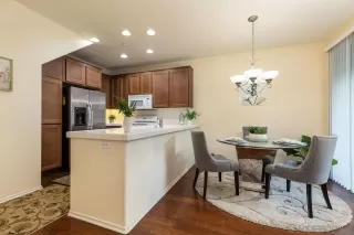 Photo #6: 240022340 Listing