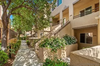 Photo #3: 240022346 Listing