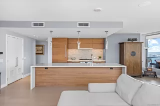 Photo #6: 240022384 Listing