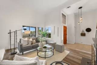 Photo #5: 240022443 Listing