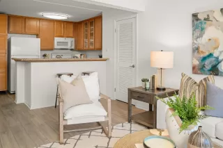 Photo #5: 240022446 Listing