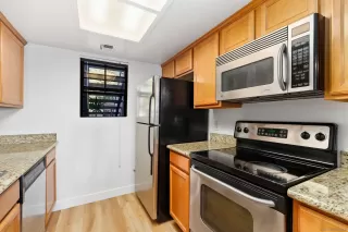 Photo #5: 240022461 Listing