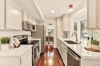 Photo #5: 240022470 Listing