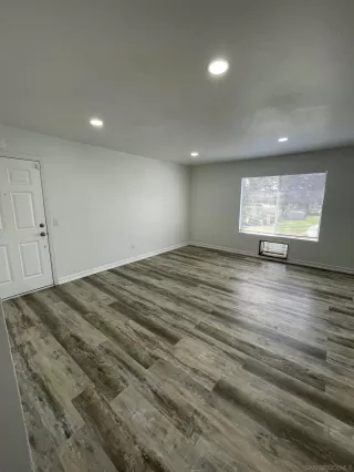 Photo #3: 240022502 Listing