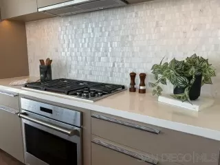 Photo #5: 240022517 Listing