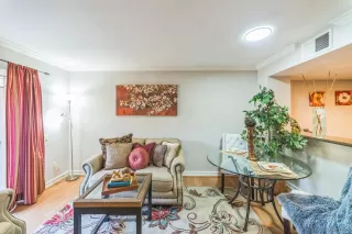 Photo #4: 240022653 Listing