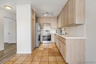 Photo #2: 240022671 Listing