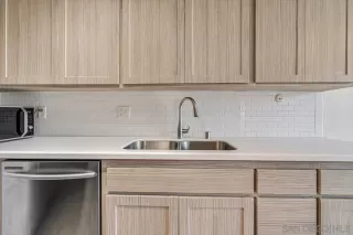 Photo #6: 240022671 Listing