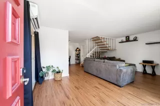 Photo #2: 240022805 Listing