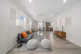 Photo #2: 240022821 Listing