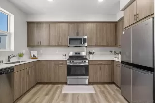 Photo #5: 240022821 Listing