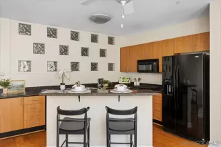 Photo #4: 240022847 Listing