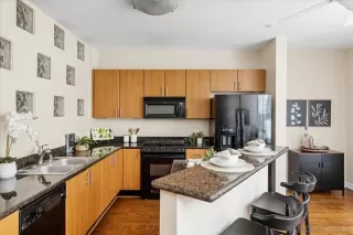 Photo #5: 240022847 Listing