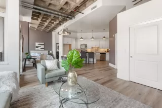 Photo #5: 240022850 Listing