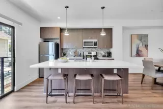 Photo #3: 240022884 Listing