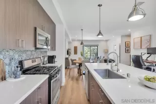 Photo #4: 240022884 Listing