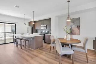 Photo #6: 240022884 Listing