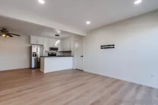 Photo #6: 240022900 Listing